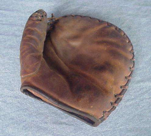 Wilson Sewn Strap Basemitt Front